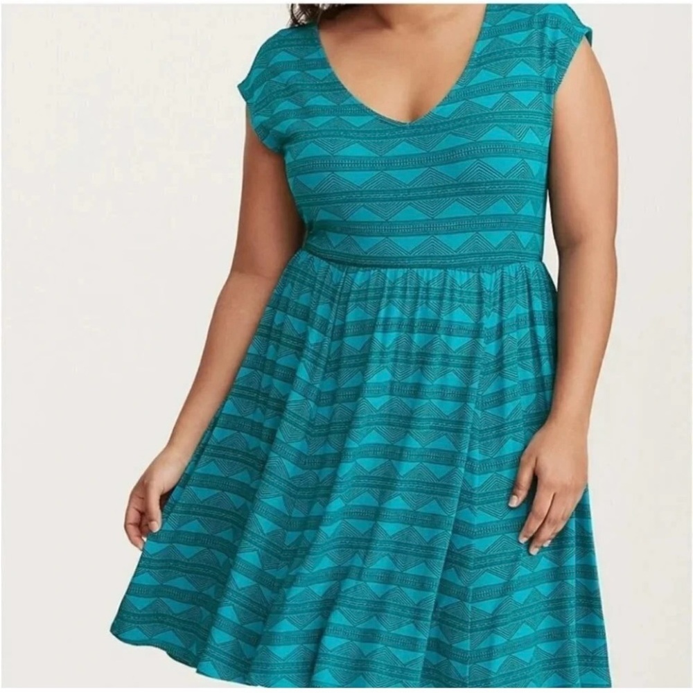 Torrid 00 Women’s Teal Turquoise Black Geometric Chevron Midi Dress